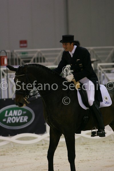 LAUGKS_MEGGLE\'S WELTTALL_MILANO_2011_SS2_2470.jpg